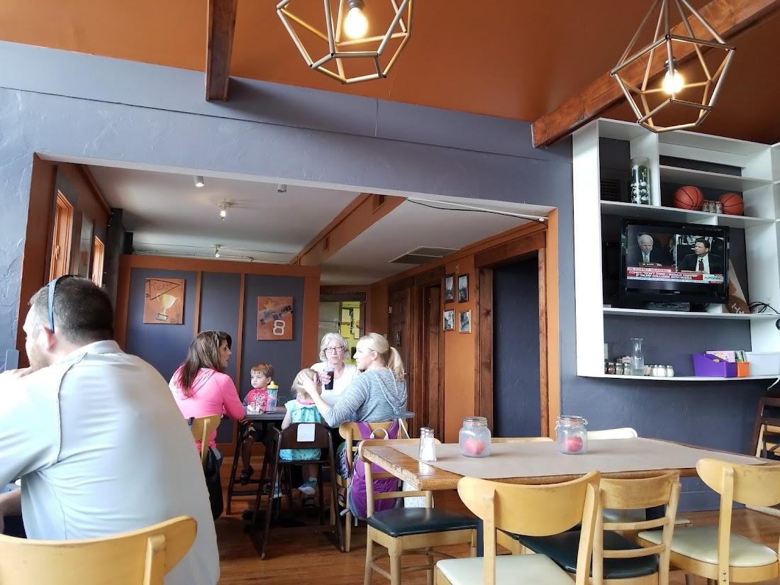 Aponte's Pizzeria & Family Restaurant